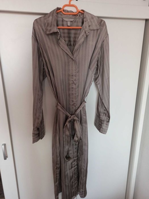 Rochie H&M tip cămașă midi mărime M