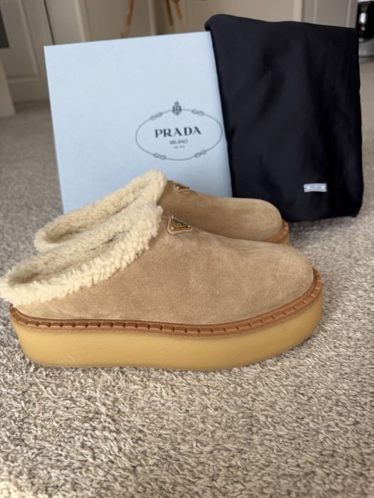 Обивки с овча вълна Prada