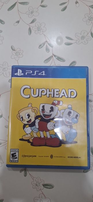 Продается диск с игрой с названием CupHead