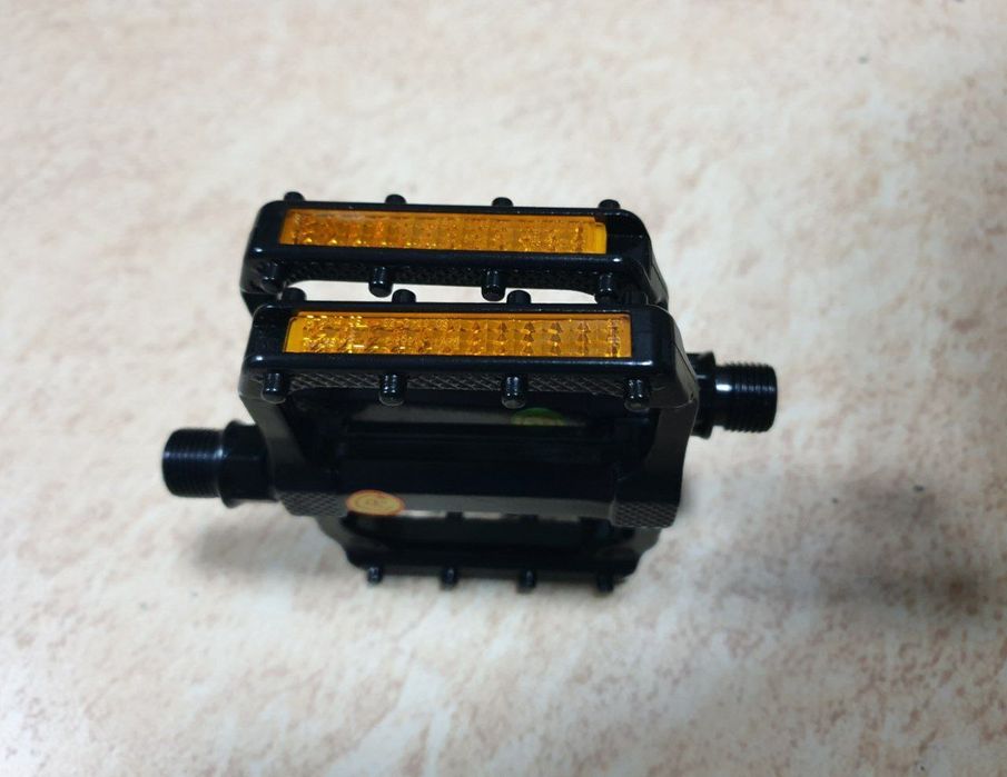 Педали AL черные 9.5х7.5 на втулках скольжения.Педали AL черные 9.5х7.