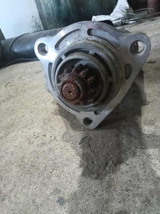 Продам стартер новый