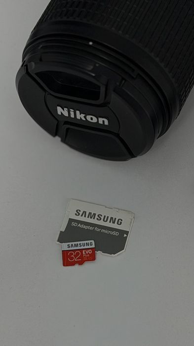 Nikon D3500 + объектив 18–140 мм