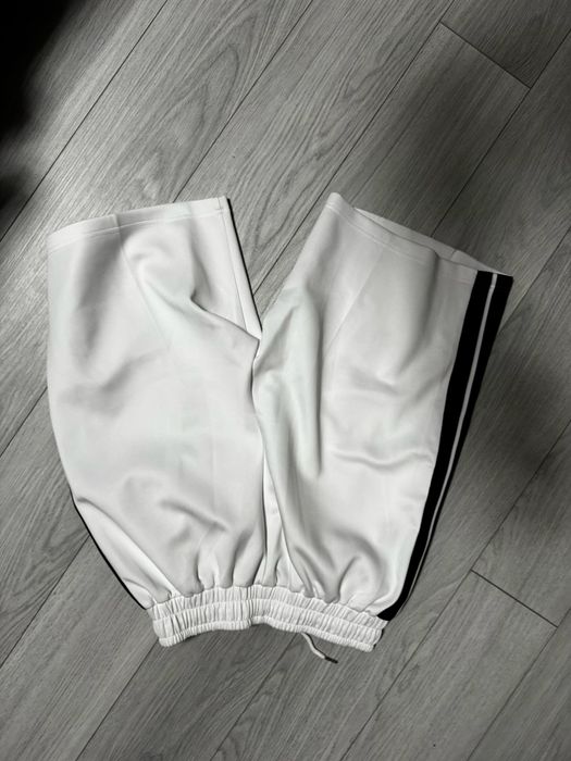 Pantaloni Palm Angels scurti albi