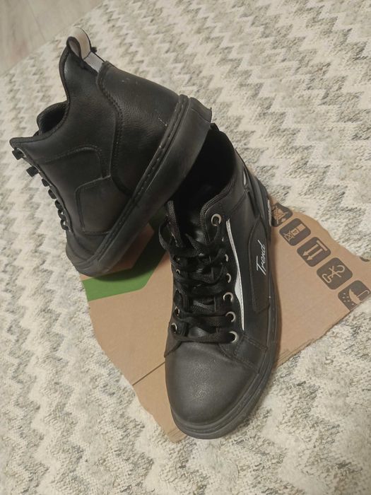 Мъжки черно-бели обувки