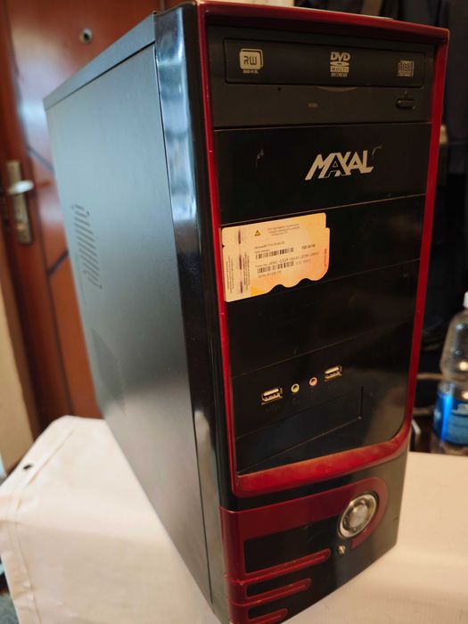 Кейс для компьютера с комплектующими