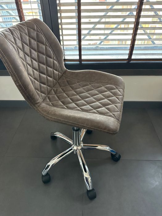 Стол на колелца Jack + доставка и 24м гаранция