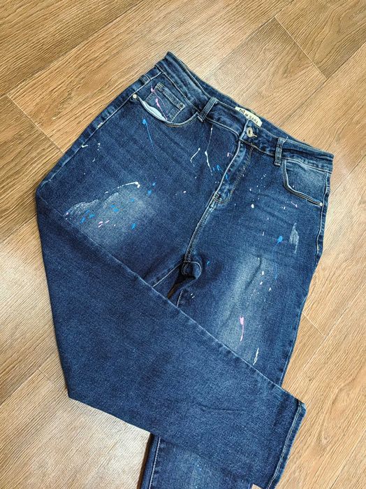 Дамски дънки размер 30.