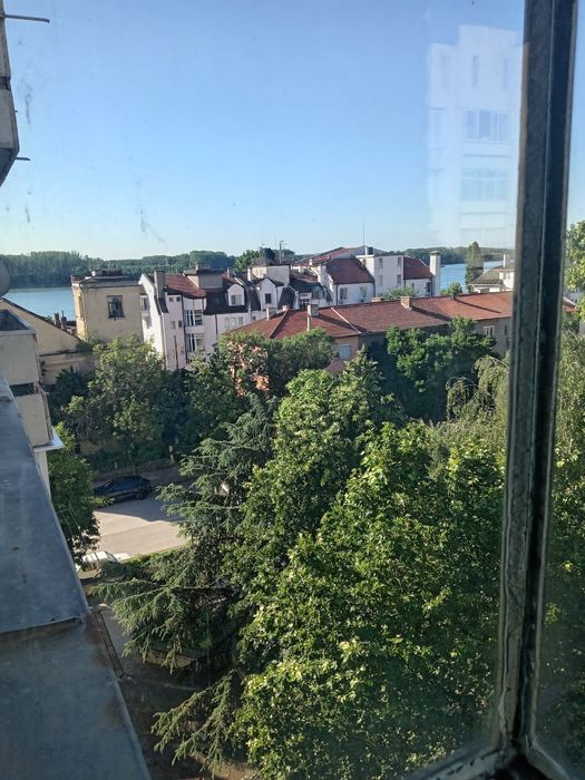 Продавам гарсониера