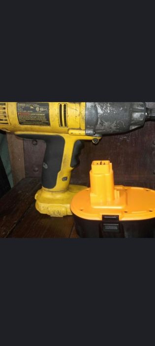 Гайковерт DeWALT DW059