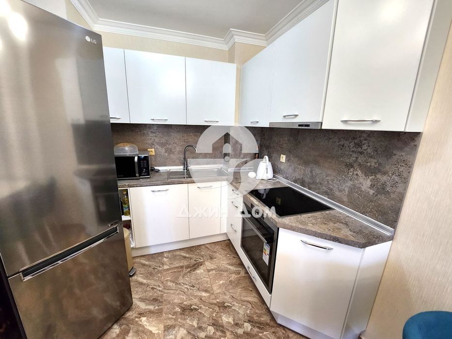 Продава се Двустаен апартамент в Свети Влас - 61 кв.м за 2378 €/кв.м - Снимка #2
