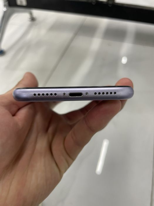 Продам iPhone 11 64gb в идеальном состоянии