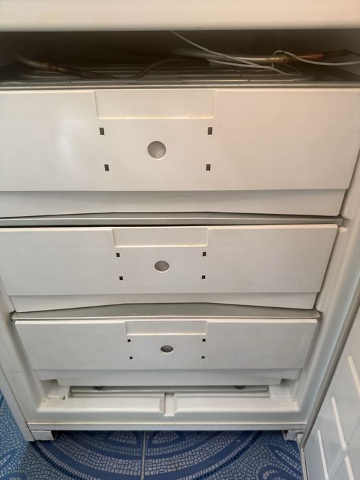 Продам холодильник Бирюса228с