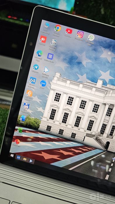 Surface - yengil ixcham jiddiy olib yurushga eng porfessional laptop!
