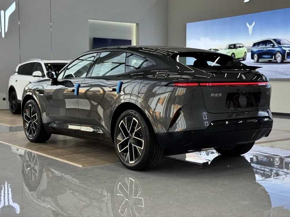 Avatr 11 AWD 700km