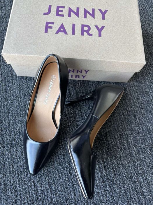 Страхотни елегантни черни обувки 9 см ток