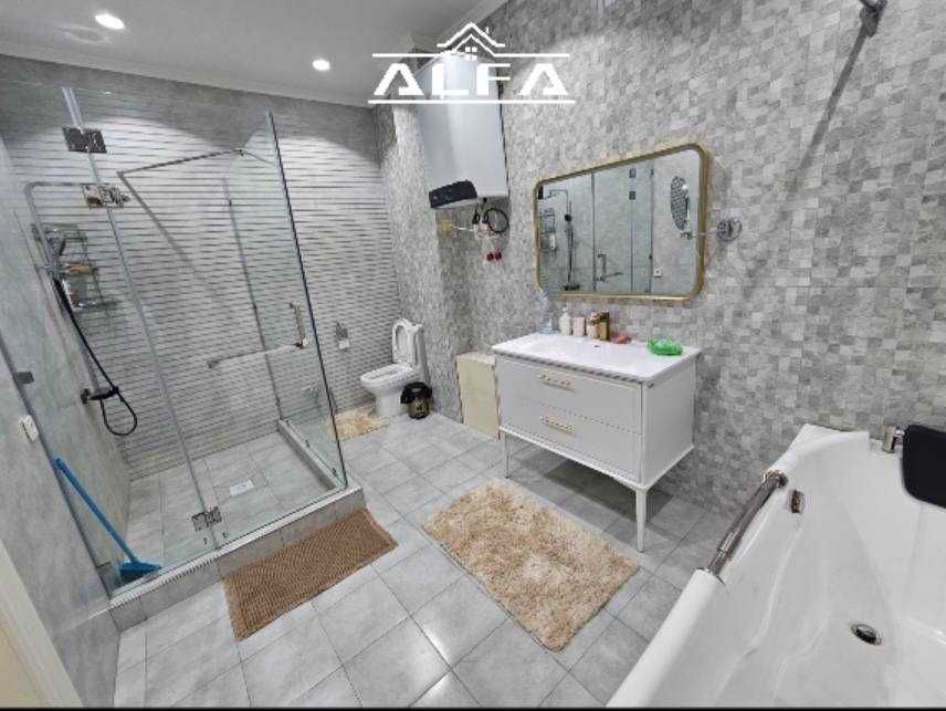 Buxoroda kvartira xonadon uy sotiladi 2 xonali 98m² 4-qavat.