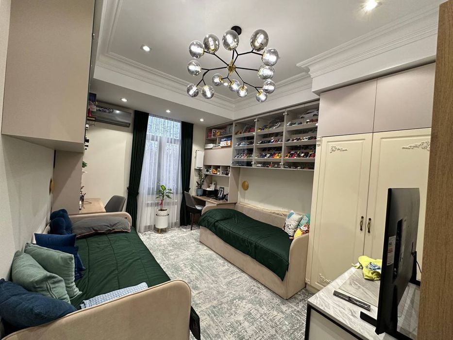 Продаётся 4/4/8 квартира , ор стадион Старт, Дархан