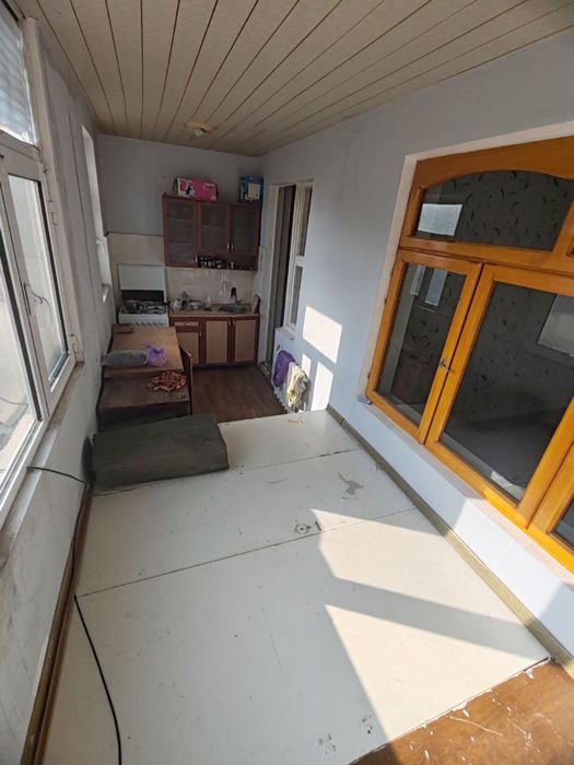 7 mkr 4 maktab yoni 3 xonalik 4 etajkani 4 etaji