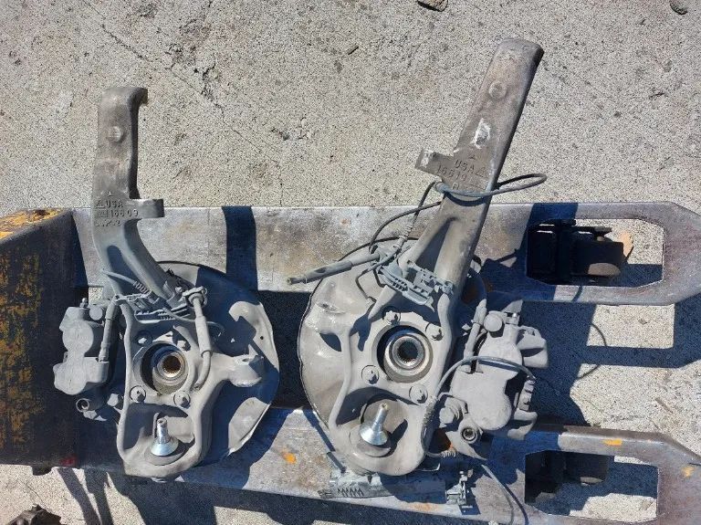 fuzeta stanga dreapta fata mercedes ml w166  350 cdi     w16610 w16609       2011 2012 2013 2014 2015 2016                 oupe w292 2015 2016 2017 20