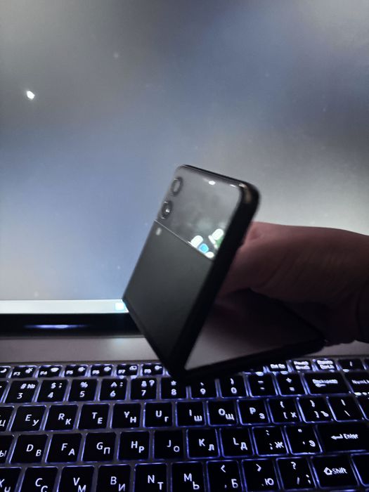 Продам samsung z flip 3