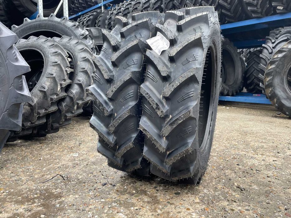 Anvelope noi radiale 250/85R24 pentru tractor fata marca OZKA