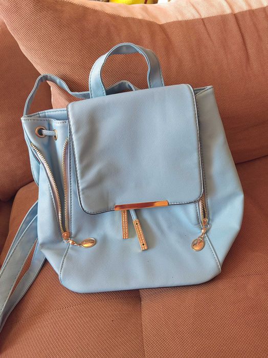 Синя удобна раница