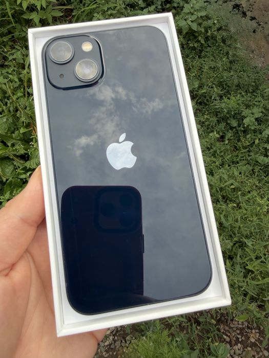 Продам iPhone 13