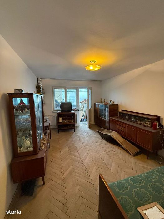 Apartament 3 decomandate Calea București Institut 7/10 71 mp