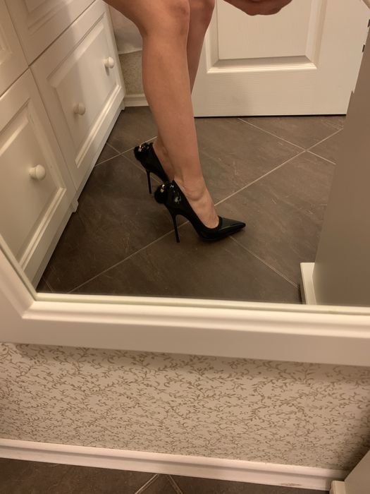 Обувки на марката Kazar