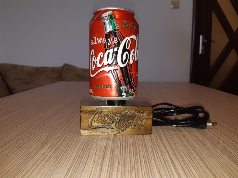 Декоративни лампи ръчна изработка на известни брандове напитки.