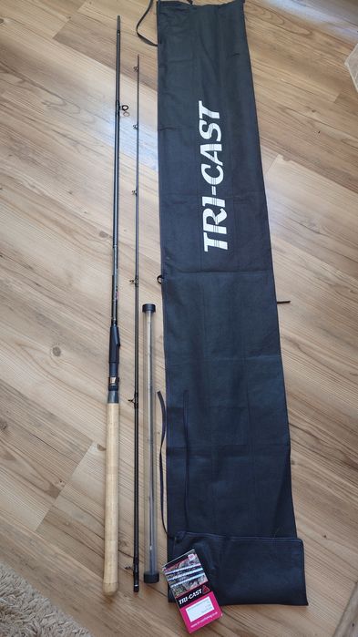 Combo feeder tri cast xrs 2k4 short method feeder 10ft și Daiwa tdr 30