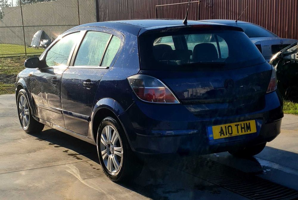 Dezmembrez / Dezmembrari / Piese / Accesorii Opel astra H,1.7 DTH