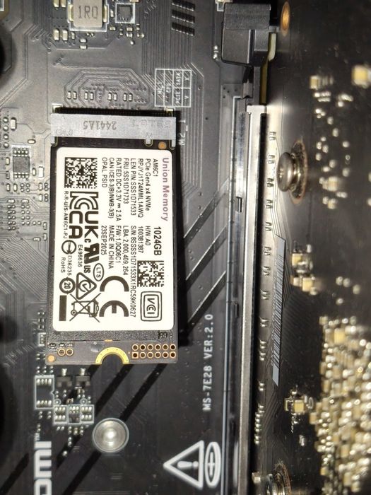 Vând SSD Union Memory (Lenovo) AM6C1 2242 1TB Nvme Nou
