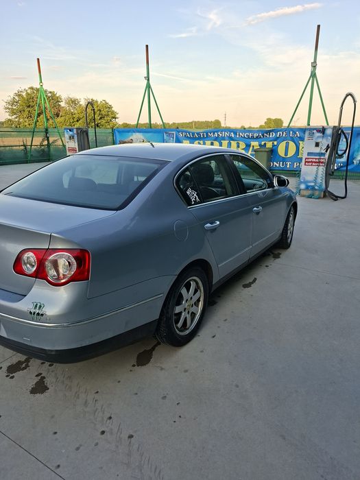 Vând  volkswagen passat b6