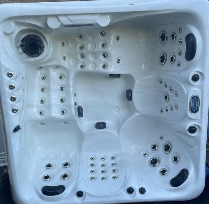 Джакузи градинско 5 места ,  86 джета покривало 2 метра