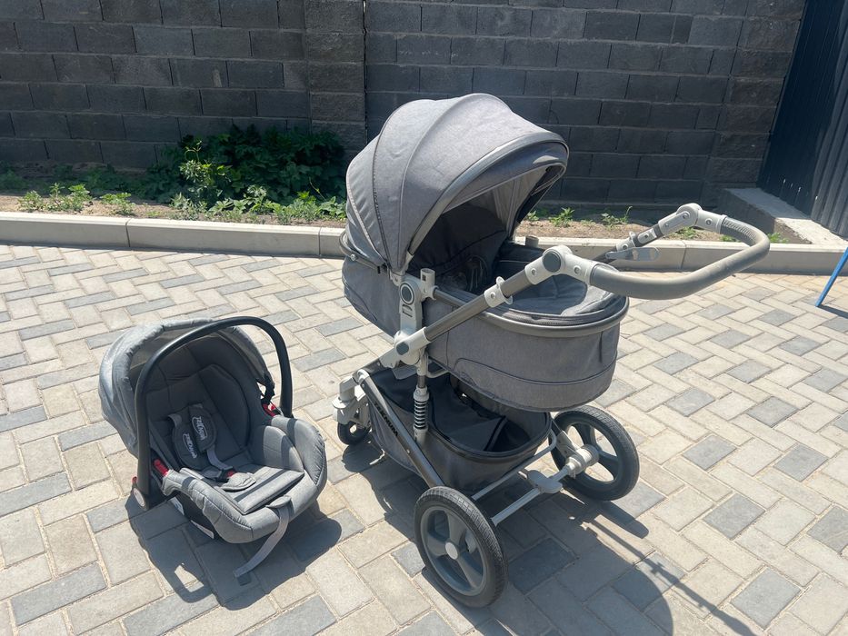 Продам коляску Teknum