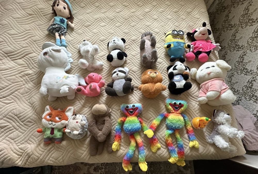Игрушки.