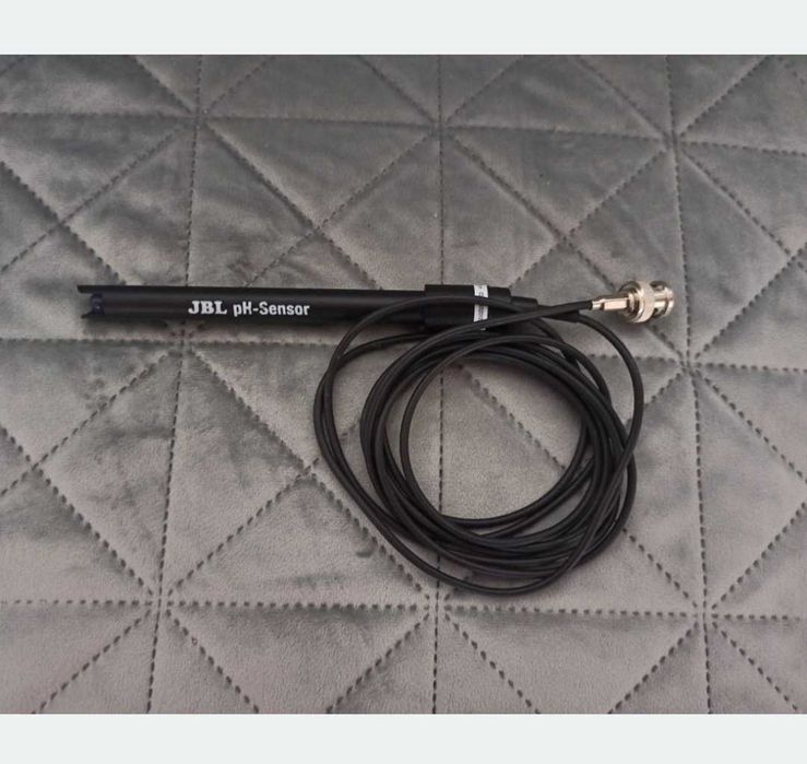 Monitor Bluelab măsurat temperatura, conductivitate, pH.