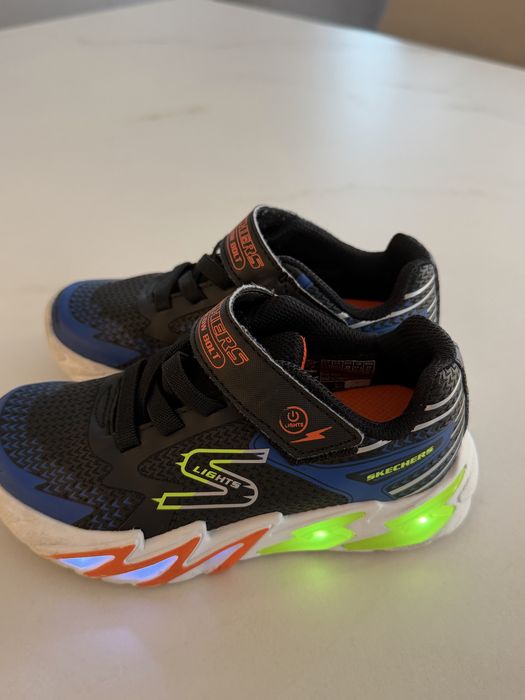 Светещи маратонки Sketchers