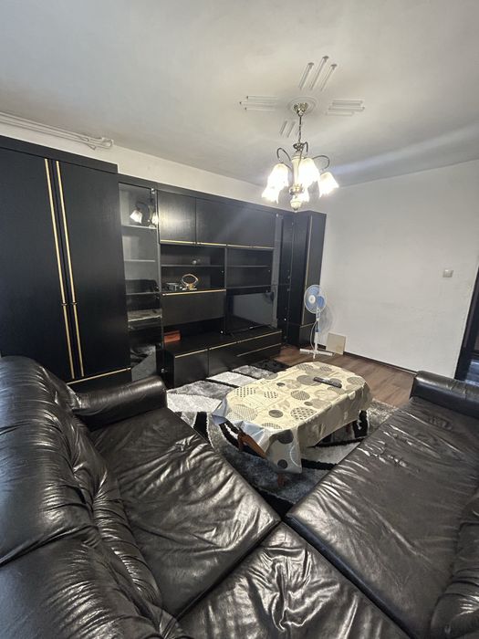 Дава се под наем Тристаен апартамент в Враца, Център - 74 кв.м за 298.86 € - Снимка #1
