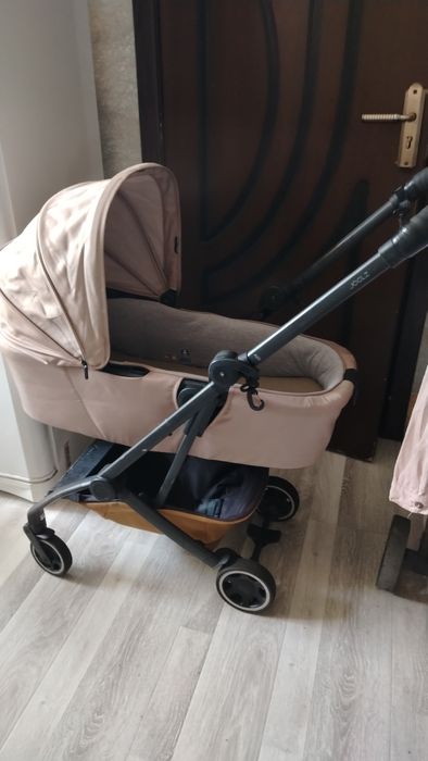 Продам детскую коляску  прогулочную Joolz Aer 2