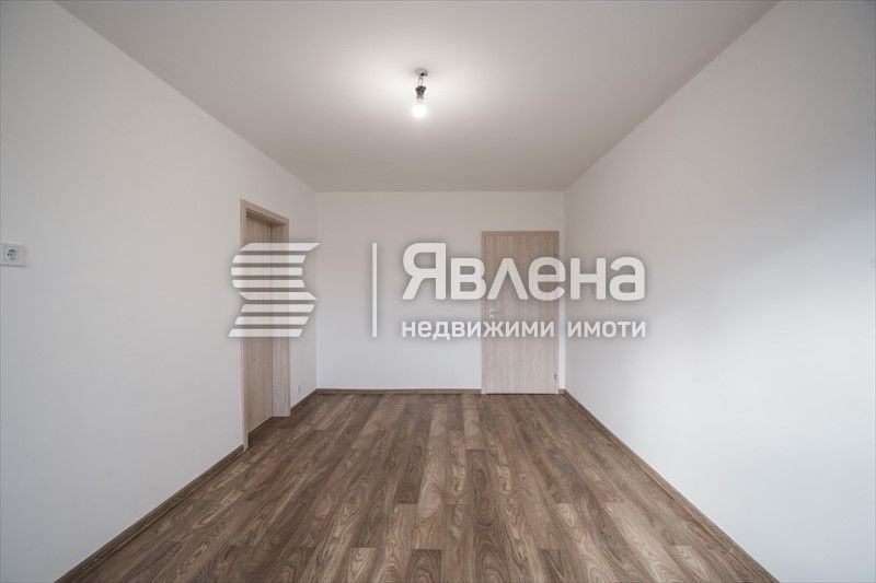 Продава 3-стаен апартамент