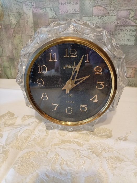 Продам часы ссср, хрусталь, вазы, конфетницы.