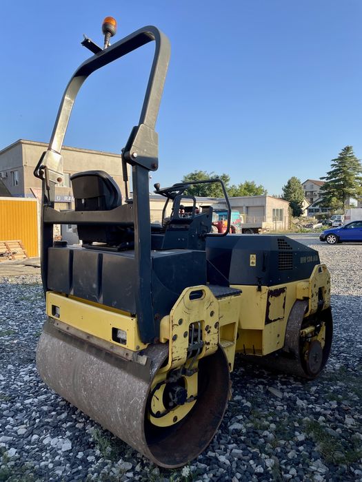Închiriez cilindru compactor 4.5 tone