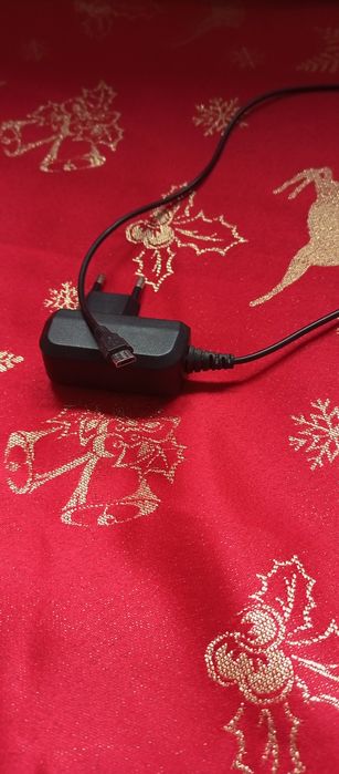 Продаётся зарядное устройство .