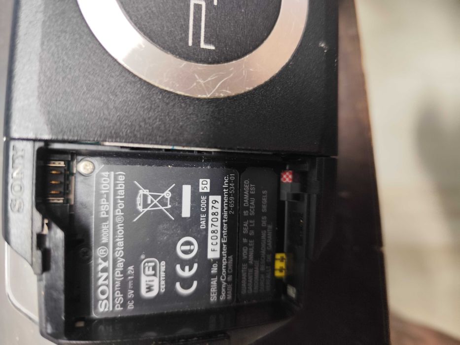 PSP Sony 1004   , зарядно,7 игри.