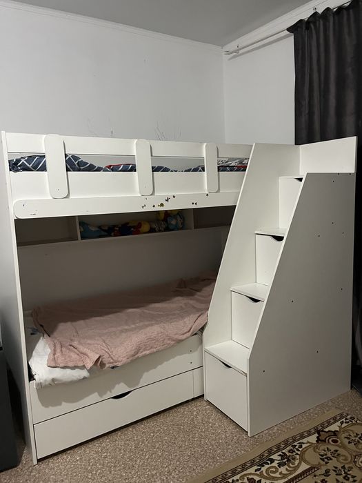 Продам двухярусную кровать