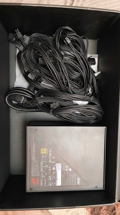 Блок питания Asus ROG strix 1200w aura edition