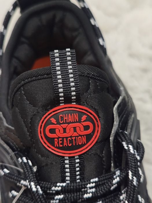 Versace chain reaction