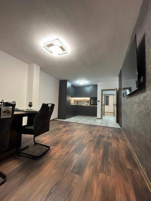 Продава се Тристаен апартамент в Варна, Лятно кино Тракия - 93 кв.м за 2312 €/кв.м - Снимка #2